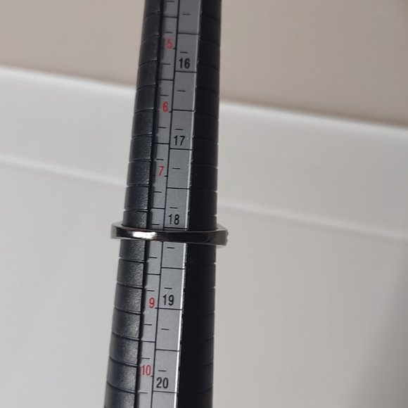 Very Cool Dark Heart Ring Size 8 - Picture 10 of 11